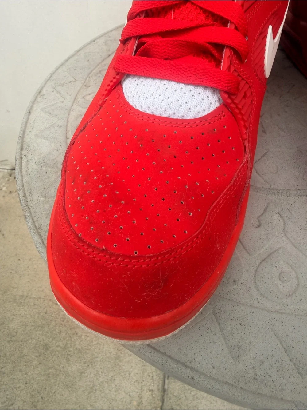 Men's Red High-Top Sneakers - Stylish Athletic Look
